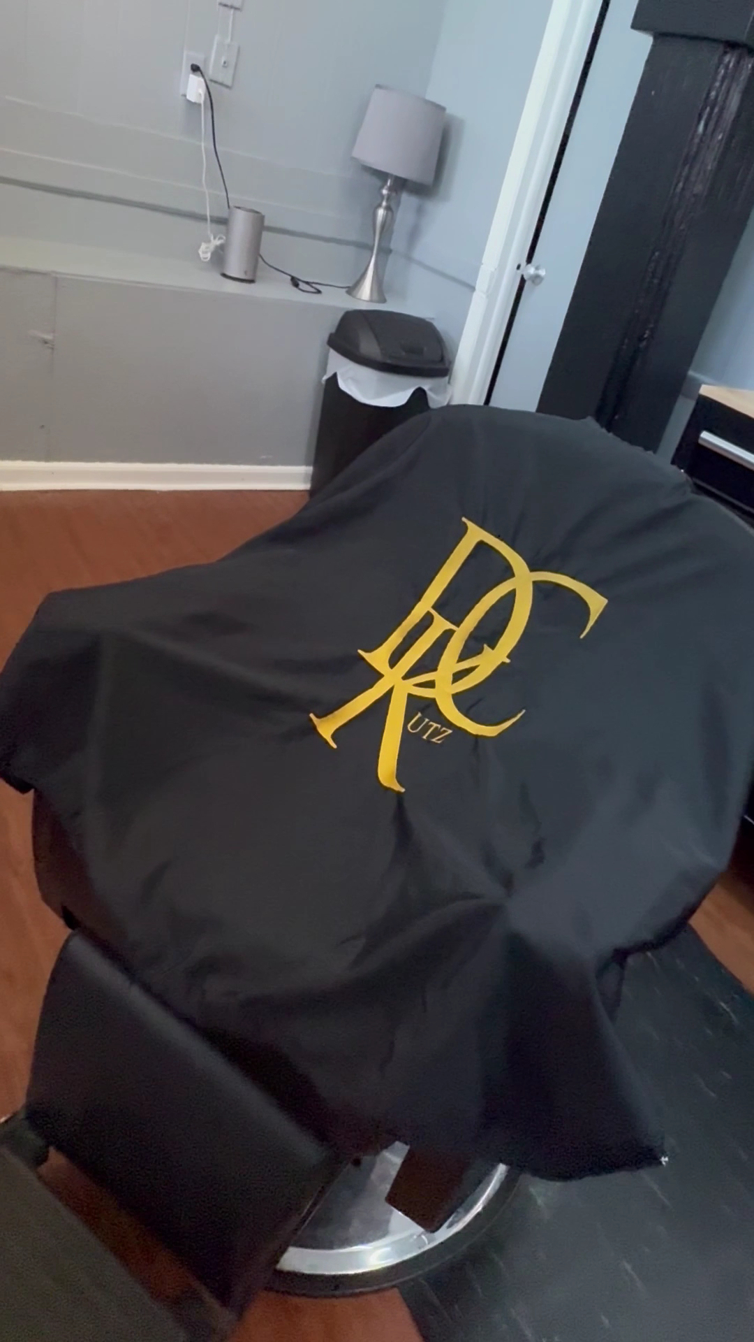 DC Kutz Salon & Barbershop — the shop